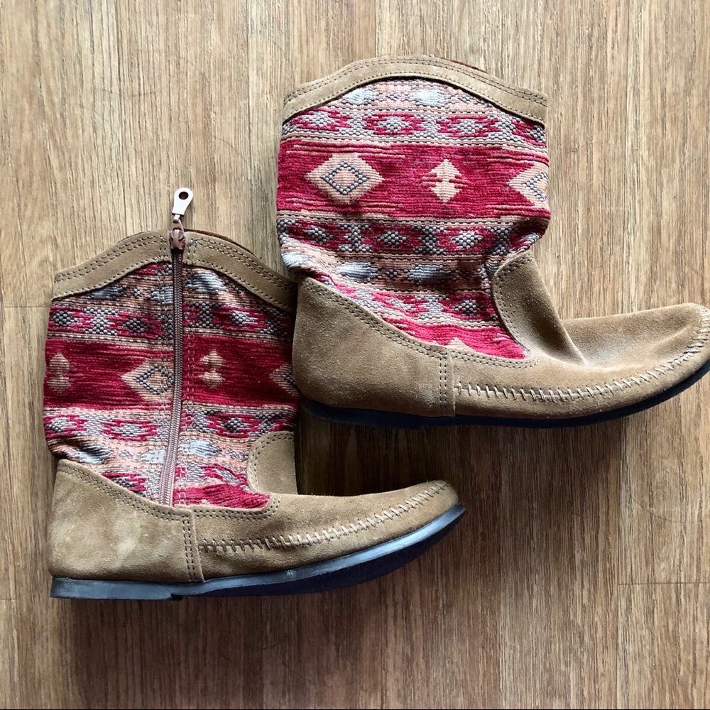 Minnetonka Baja Boot- Red